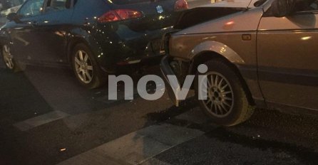 UDES NA SKENDERIJI: Sudar dva automobila, uviđaj u toku (FOTO)