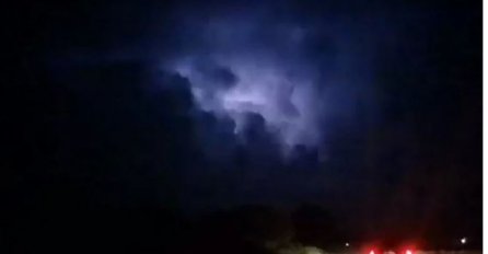 U HRVATSKU STIGLO ŽESTOKO NEVRIJEME: Munje paraju nebo, ali najgore tek slijedi 