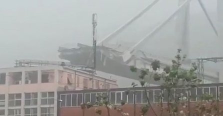 SRUŠIO SE MOST NA AUTOPUTU, AUTOMOBILI PADALI: Strahuje se od najgoreg (FOTO)