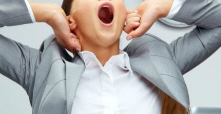 ČESTO ZIJEVATE? SVI MISLIMO DA JE RAZLOG POSPANOST ILI DOSADA: Doktori objasnili koju vam poruku tijelo šalje – OBRATITE PAŽNJU!