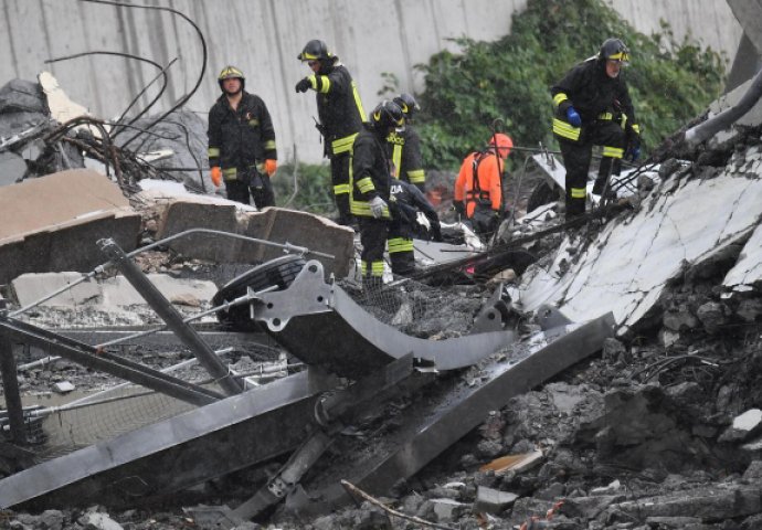 Vatrogasci objavili dramatičan snimak spašavanja iz smrskanog automobila kod srušenog mosta u Genovi