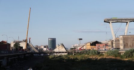 Dvadeset ljudi vode se kao nestali pod ruševinama mosta u Genovi