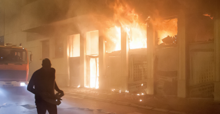 GORI HOTELU SRBIJI: Vatrogasne ekipe na terenu gase požar, VATRA I DIM SE ŠIRE