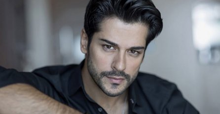 "Od najljepšeg muškarca na svijetu do jednog od najružnijih" BALI BEG IZNENADIO NOVIM SLIKAMA: "ŠTA SI URADIO OD SEBE?" Pogledajte kako sada izgleda glumac (FOTO)