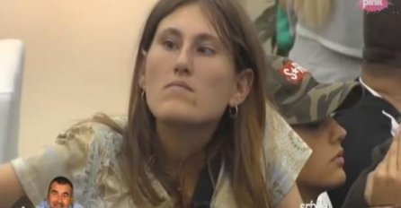 OVO JE NEZAVRŠENA KUĆA U KOJOJ ŽIVE MARKO I DIVNA DNK: Još da vidite upozorenje na kapiji, DA LI BISTE SE USUDILI UĆI? (FOTO)