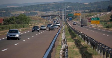 POČELA PRIMJENA NOVOG ZAKONA, VOZAČ KAŽNJEN SA REKORDNIH 6300 KM I DVIJE GODINE BEZ VOZAČKE: Ne činite ovo u vožnji!