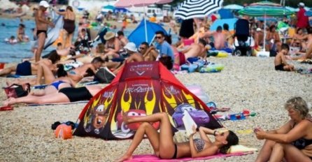 HRVATI OZBILJNO ZABRINUTI: Turista je sve više, a hotelske sobe i apartmani prazni - Šta se dešava?