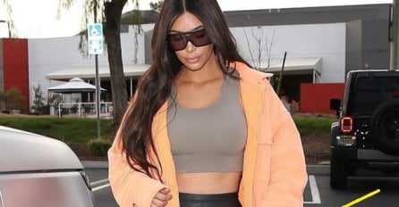 Kim Kardashian se toliko obrukala s fotkom, da je odmah ukinula komentare : Ostat ćete bez riječi kada vidite donji dio slike 