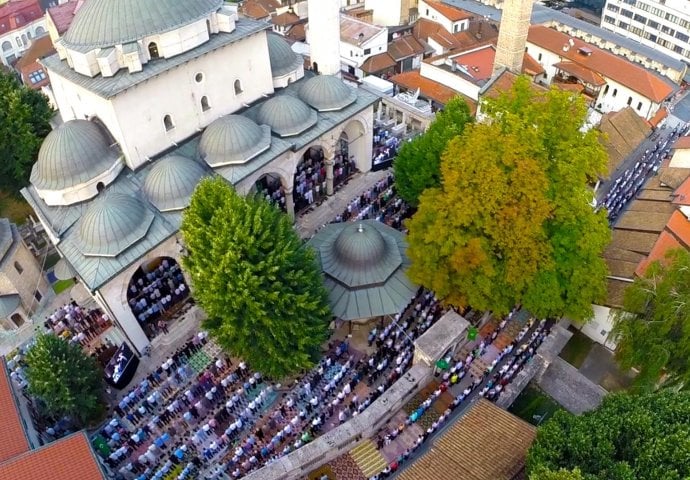 TRADICIONALNO ČESTITANJE: Znate li šta znači poruka "Bajram Šerif Mubarek Olsun"?