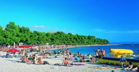 POTRESAN PRIZOR  NA JADRANU: Turisti nisu mogli zaustaviti suze kad su vidjeli ŠTA JE MORE IZBACILO! (FOTO)