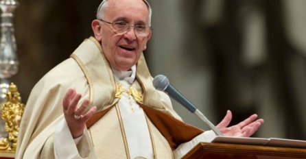  Papa Franjo uputio pismo: Ovo pišem s stidom i sramom...