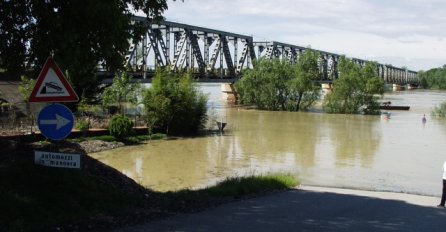 Najmanje 11 ljudi poginulo na izletu u Italiji, ima i nestalih