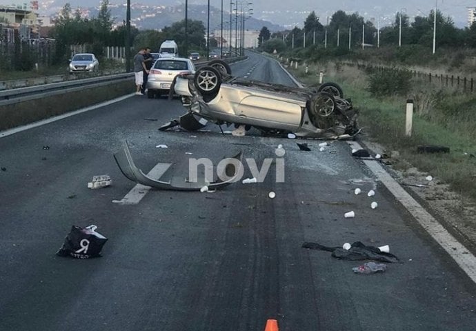 Nesreća na brzoj cesti kod Blažuja: Auto završilo na krovu, jedna osoba povrijeđena