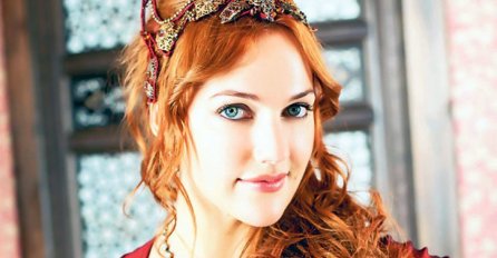 NEKADA FATALNA HUREM DANAS NE LIČI NA SEBE OD ESTETSKIH OPERACIJA: Zanijemit ćete kad joj vidite lice (FOTO)