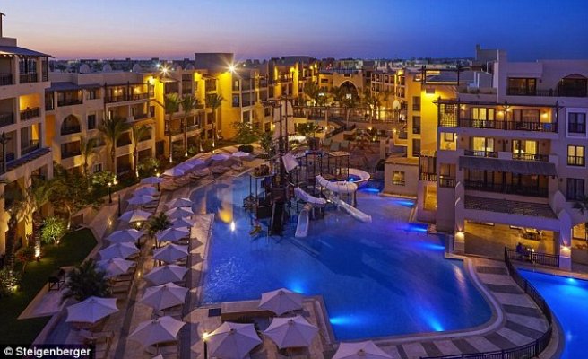 4f5723ff00000578-6090139-image-a-7-1535062043852