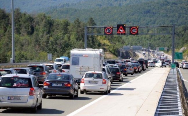 od-naplatnih-kucica-lucko-u-smjeru-zagreba-kolona-od-24-kilometra-od-rupe-do-rijeke-dva-kilometra-ca-large