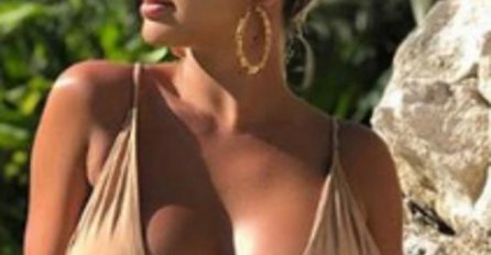 SLIKA KOJA JE SRUŠILA INSTAGRAM, MUŠKARCI ZANIJEMILI ZBOG GRUDI U PRVOM PLANU: Najljepša pjevačica grmi u kupaćem!