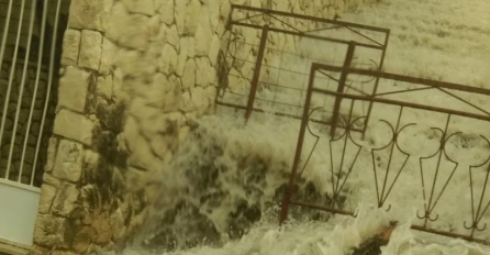 POTOP U HRVATSKOJ: Bujice nose sve pred sobom, pijavice haraju morem - Vatrogasci na terenu, LJUDI U STRAHU