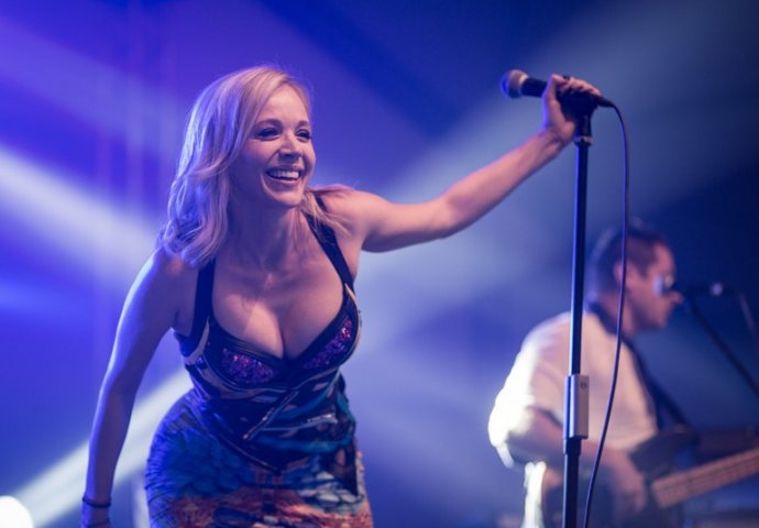 NAKON SEVERININIH, PROCURILE I ROZGINE GOLIŠAVE SLIKE: Pjevačica u očaju kad je vidjela ŠTA JE NA NJIMA!