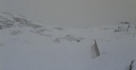 NAPADALO ČAK 40 CENTIMETARA SNIJEGA U AUGUSTU: Ljudi ne vjeruju šta se događa, VLADA OPŠTI KOLAPS (FOTO)