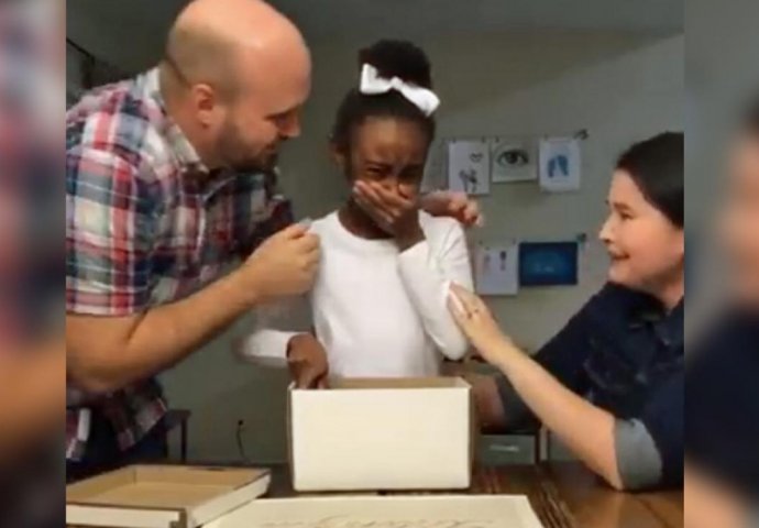 Za rođendan je dobila kutiju punu papira: Kada je vidjela šta je na dnu, počela je plakati od sreće! (VIDEO)