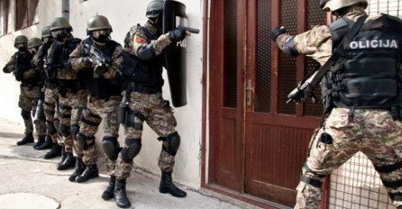 PANIKA U BARU: Centar grada blokiran, policija na licu mjesta  i vatrogasci, TU SU I SPECIJALNE JEDINICE