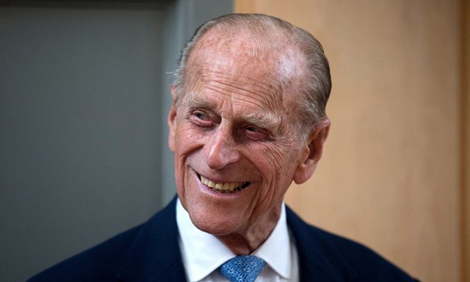 prince-philip-hospitalvisit-t