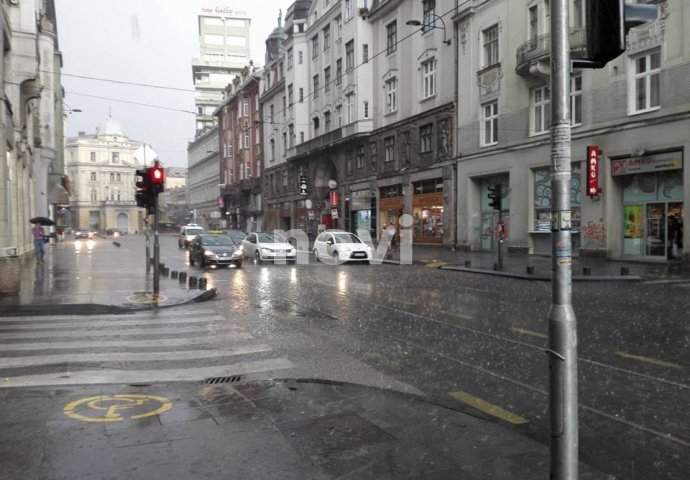 VREMENSKA PROGNOZA: Danas u  BiH oblačno vrijeme sa kišom, u Krajini slab snijeg
