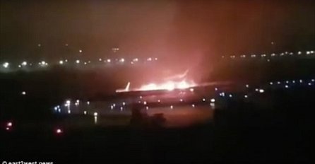 DRAMATIČNE SCENE NA AERODROMU: Avion se skliznuo sa piste i zapalio 