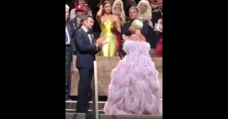 Slavna pjevačica se pojavila nikad ljepša: Nekoliko minuta kasnije je GRCALA U SUZAMA!