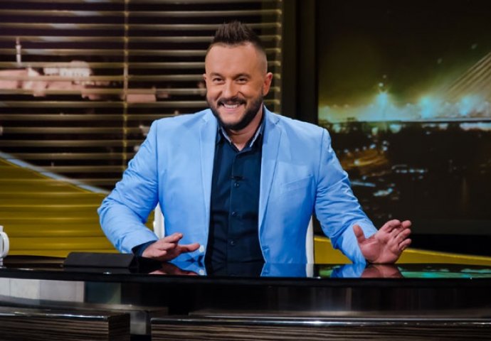 INTERNET GORI Ovo je selfi od milion dolara: Nećete vjerovati sa kim se slikao poznati voditelj (FOTO)