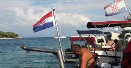 TURISTI U ČUDU, NISU MOGLI VJEROVATI ŠTA SE DOGAĐA: Kada su vidjeli šta Hrvati rade na brodu UHVATILI SE ZA GLAVU 
