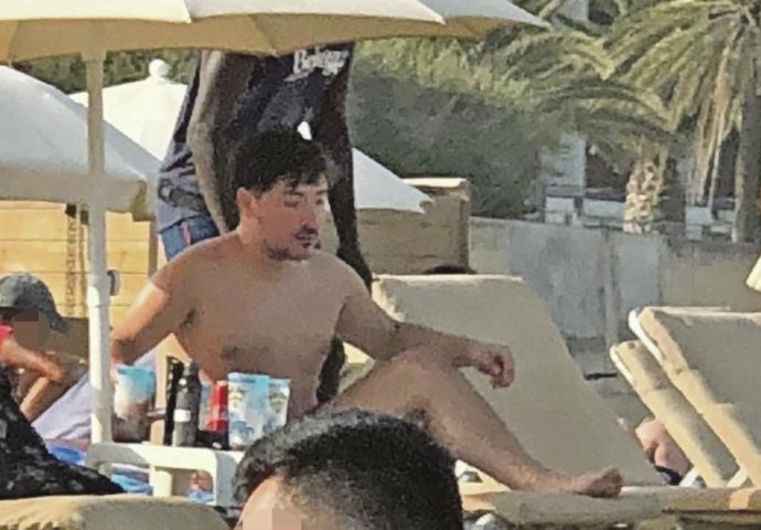 SADA SE SVE SAZNALO: Milan Stanković uslikan na GAY NUDISTIČKOJ plaži, POGLEDAJTE ŠTA JE RADIO (FOTO)