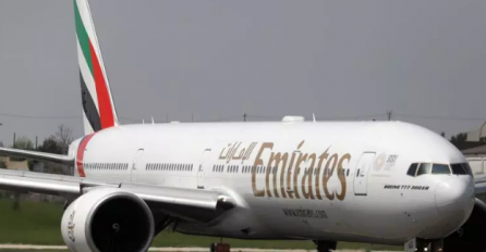 Avion u New Yorku u karanteni, više putnika bolesno, pristigao velik broj hitnih pomoći 