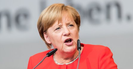 Merkel Makedoncima: Glasajte za promjenu imena države