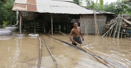U poplavama u Kambodži 44 osobe poginule, 10.000 porodica evakuisano