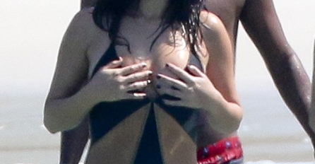 Zbog OVE fotografije svi misle da je pjevačica POVEĆALA GRUDI: Komentari pljušte sa svih strana!