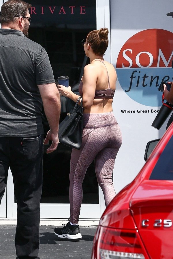 jennifer-lopez-in-tights-heading-to-a-gym-in-miami-08-24-2018-2