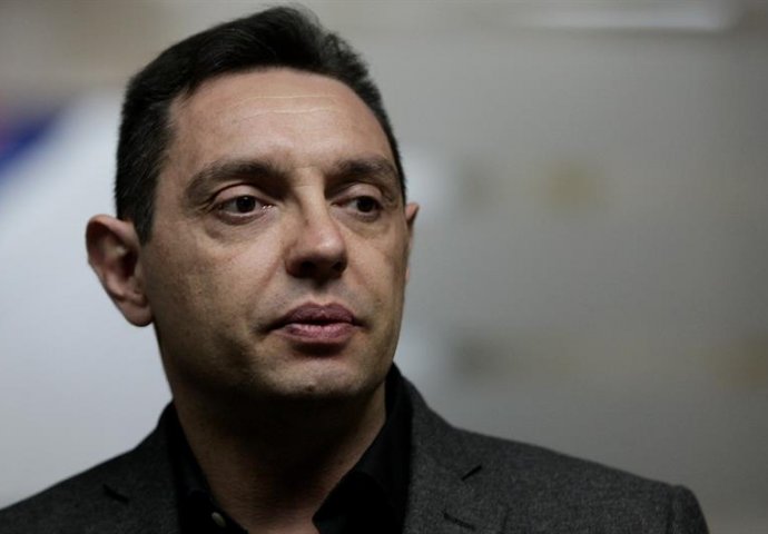 Vulin: Ambasador Scott bi letio naglavačke da pred Vučićem pokaže bahatost