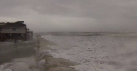 Uragan Florence hara Sjevernom i Južnom Karolinom, bijesne vjetrovi i poplave