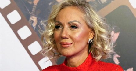 LEPA BRENA SE SLOMILA PRED KAMERAMA, U SUZAMA PRIZNALA: "Ne znam kako ću dočekati mart" (FOTO)