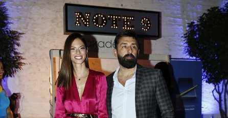 OGNJEN SE POJAVIO SA SUPRUGOM, ALI SVI SU GLEDALI U DONJI DIO HALJINE: Šlic do međunožja, ali to nije ONO NAJGORE! (FOTO)