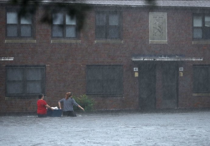 Uragan je poharao SAD ali nagore tek dolazi: Americi sada PRIJETI NOVA KATASTROFA koja se viđa JEDNOM U HILJADU GODINA! (FOTO)