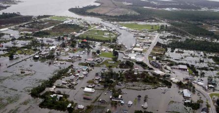 'PLJUSKOVI SU BIBLIJSKIH RAZMJERA': Razina vode na nekim mjestima prelazi pola metra, stotine hiljada bez struje!