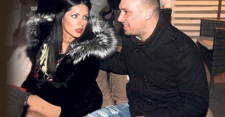 SKANADAL NA POMOLU: Muž Tanje Savić UHVAĆEN sa ovom pjevačicom! Kaže da nije bio trijezan..