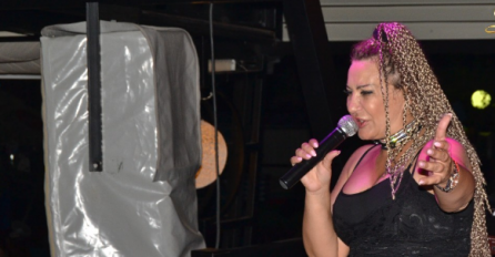 SIGURNO JE NIKADA NE BI PREPOZNALI, PA NI ZUBI NISU ISTI: Evo kako je Stoja izgledala prije 21 godinu (FOTO)