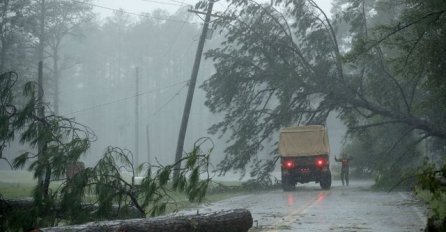 U oluji Florence poginule 32 osobe, upozorenje na bujične poplave