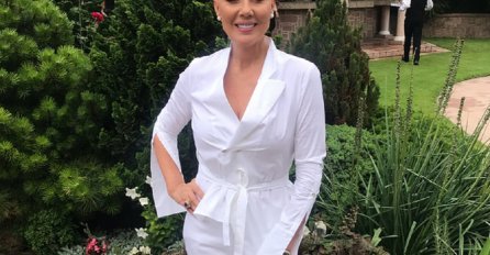 LEPA BRENA VIŠE NE IZGLEDA OVAKO: Pjevačica uradila VELIKU PROMJENU NA GLAVI, niko ne vjeruje da je ovo ona! (FOTO)