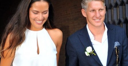 ANA OBJAVILA SLIKU SA BASTIJANOM, ALI SVI SU GLEDALI U NJENE NOGE: "Ovo je strašno, šta si uradila od sebe?" (FOTO)