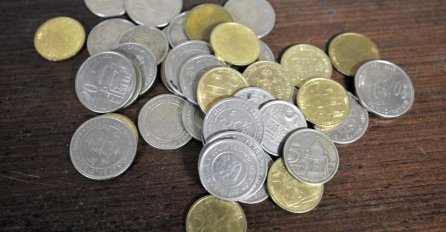SRBIN SKUPLJAO KOVANICE OD 20 DINARA I UŠTEDIO 600.000: Onda je gorko ZAŽALIO, u banci su mu rekli ŠOKANTNU STVAR!